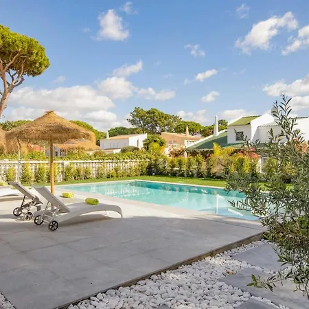 Sleeps 8 With Pool Air Con And Wifi * Кавакуш