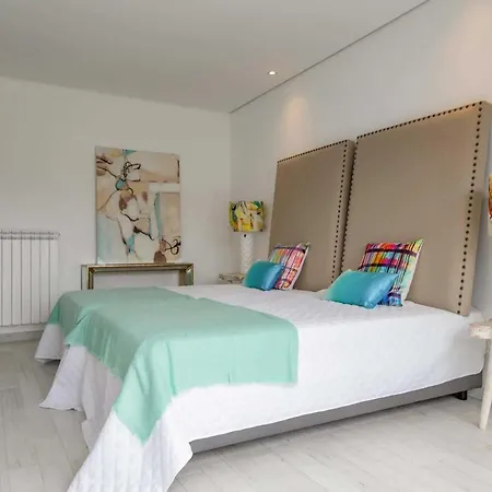 Sleeps 8 With Pool Air Con And Wifi * Кавакуш