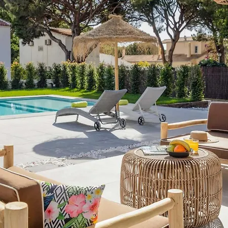 Villa Sleeps 8 With Pool Air Con And Wifi Cavacos